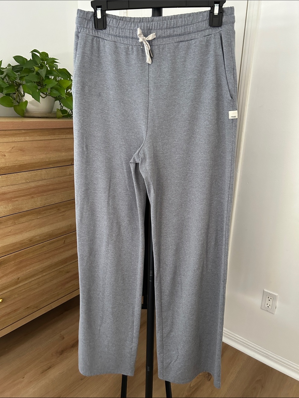 Vuori Women’s Wide Leg Pants. Size small. 31” inseam. Light blue/gray. Pockets